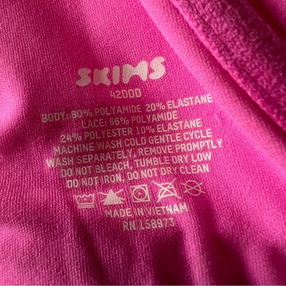 SKIMS FITS EVERYBODY UNDERWIRE SCOOP BRA PINK TAFFY 42DDD NWOT